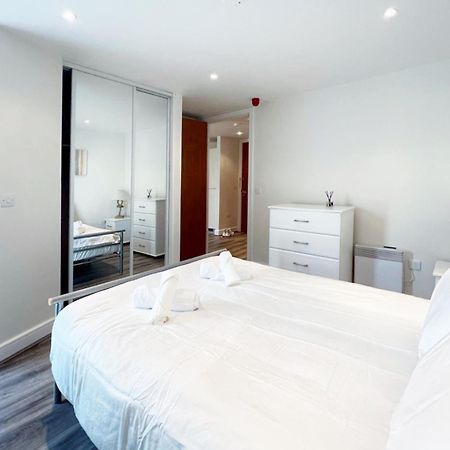 Seaview Boutique One-Bedroom Apt 스완지 외부 사진