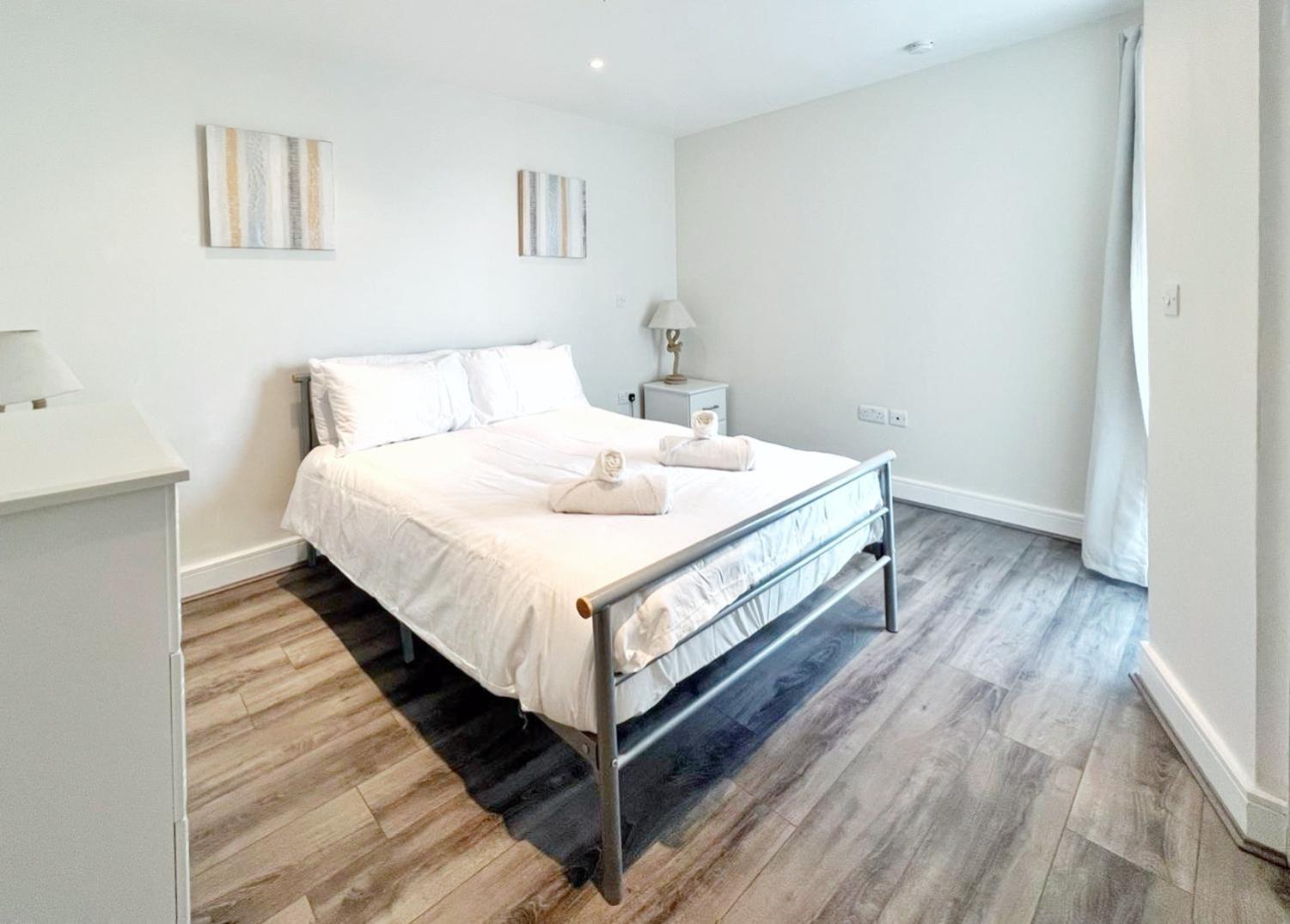 Seaview Boutique One-Bedroom Apt 스완지 외부 사진