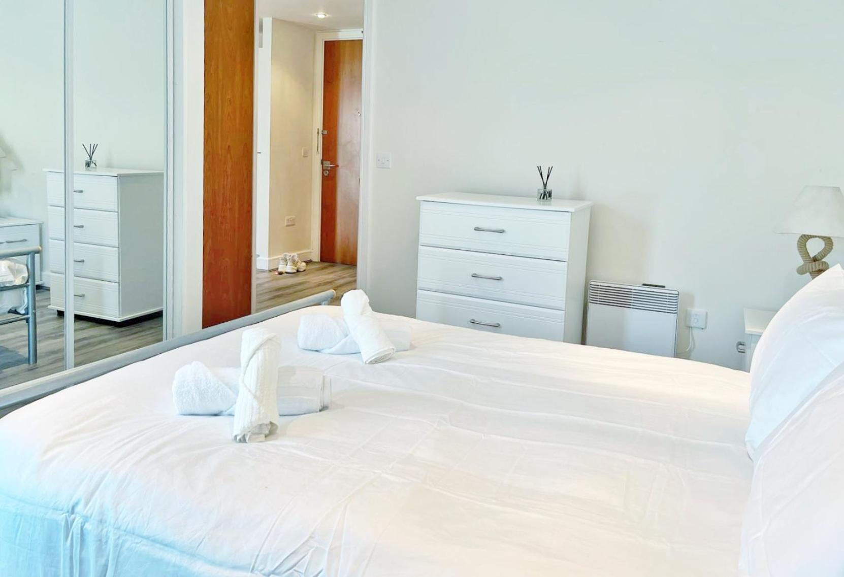 Seaview Boutique One-Bedroom Apt 스완지 외부 사진