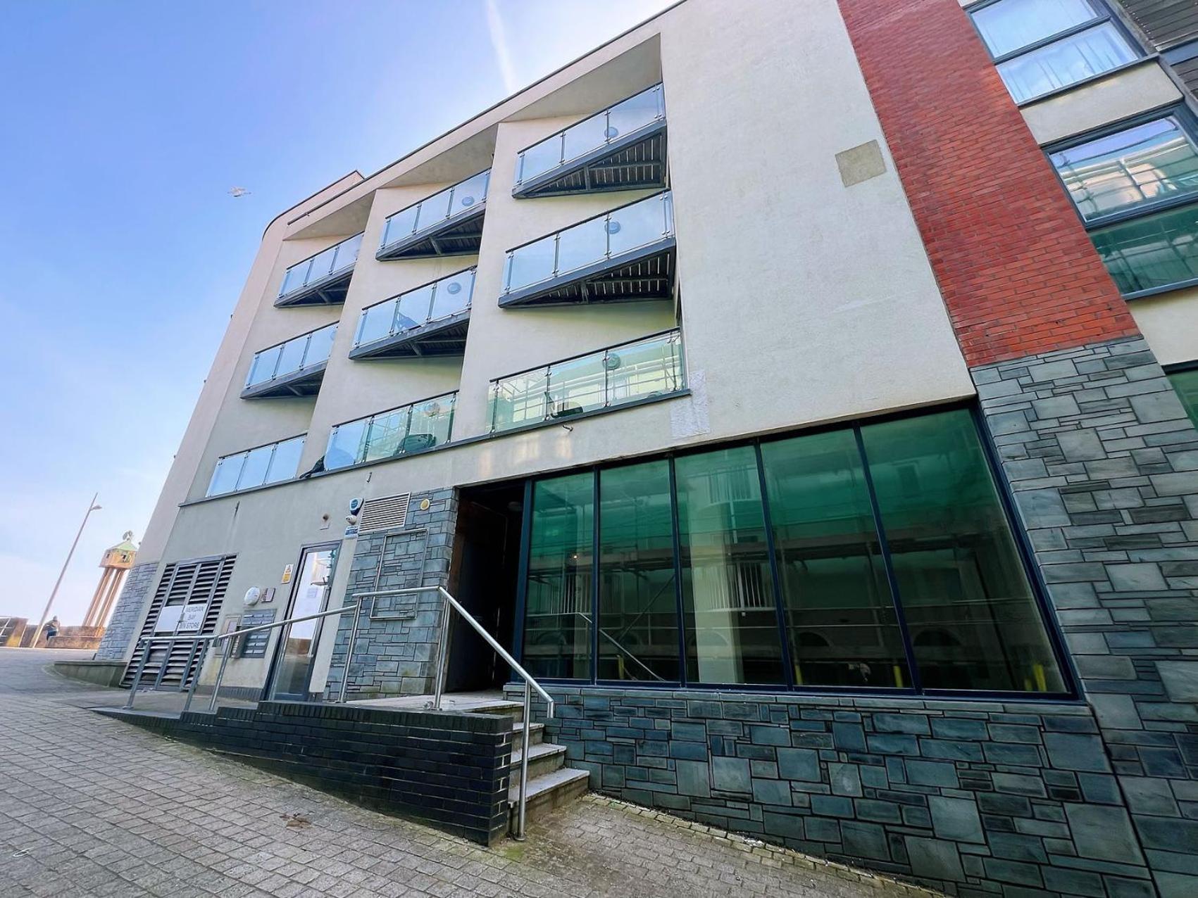 Seaview Boutique One-Bedroom Apt 스완지 외부 사진