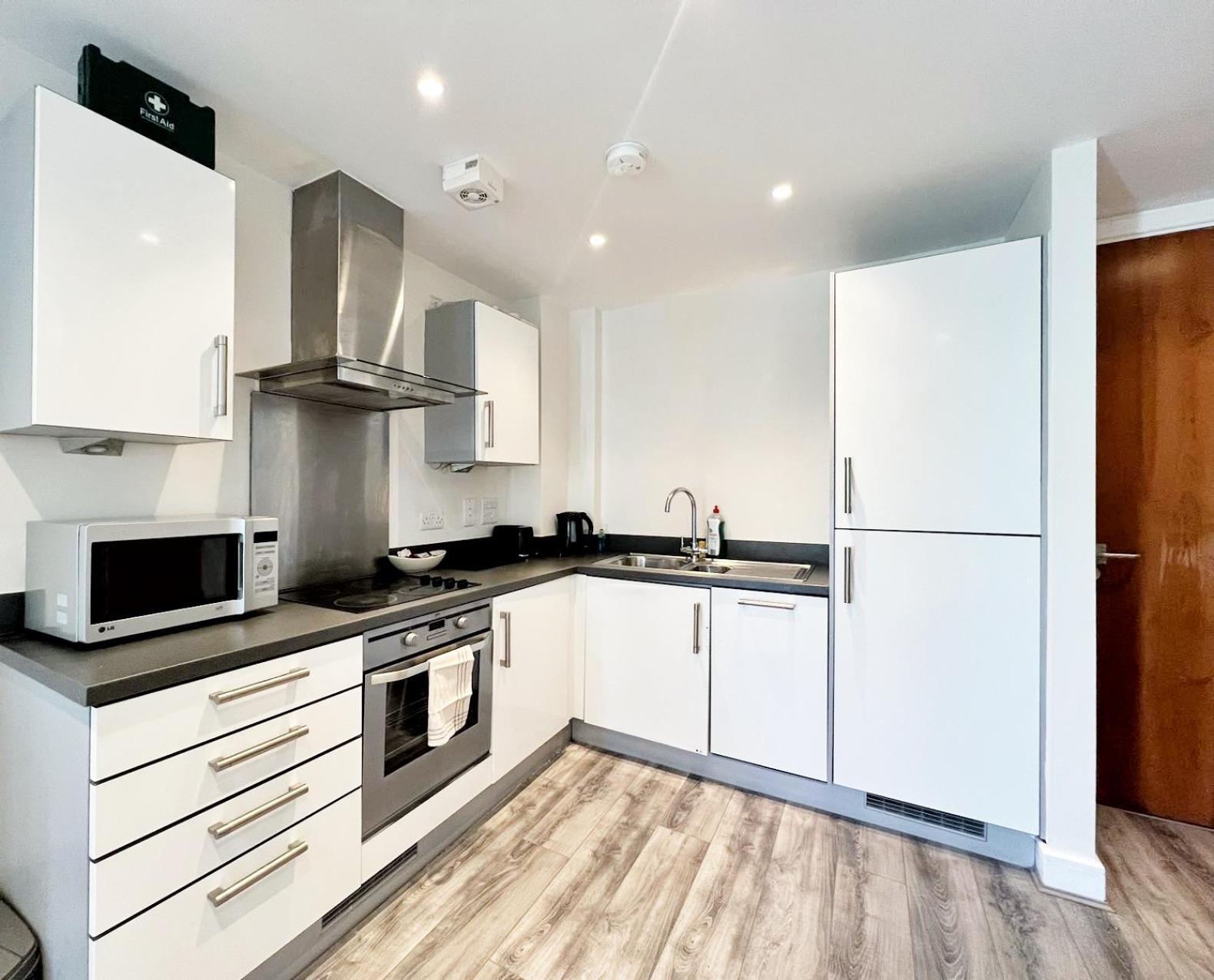 Seaview Boutique One-Bedroom Apt 스완지 외부 사진